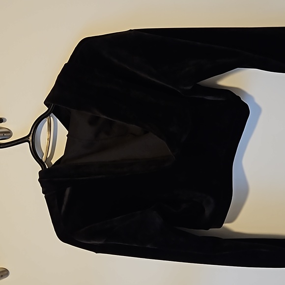 Fashion Nova velvet TRACKSUIT (top and bottom) - Picture 4 of 6